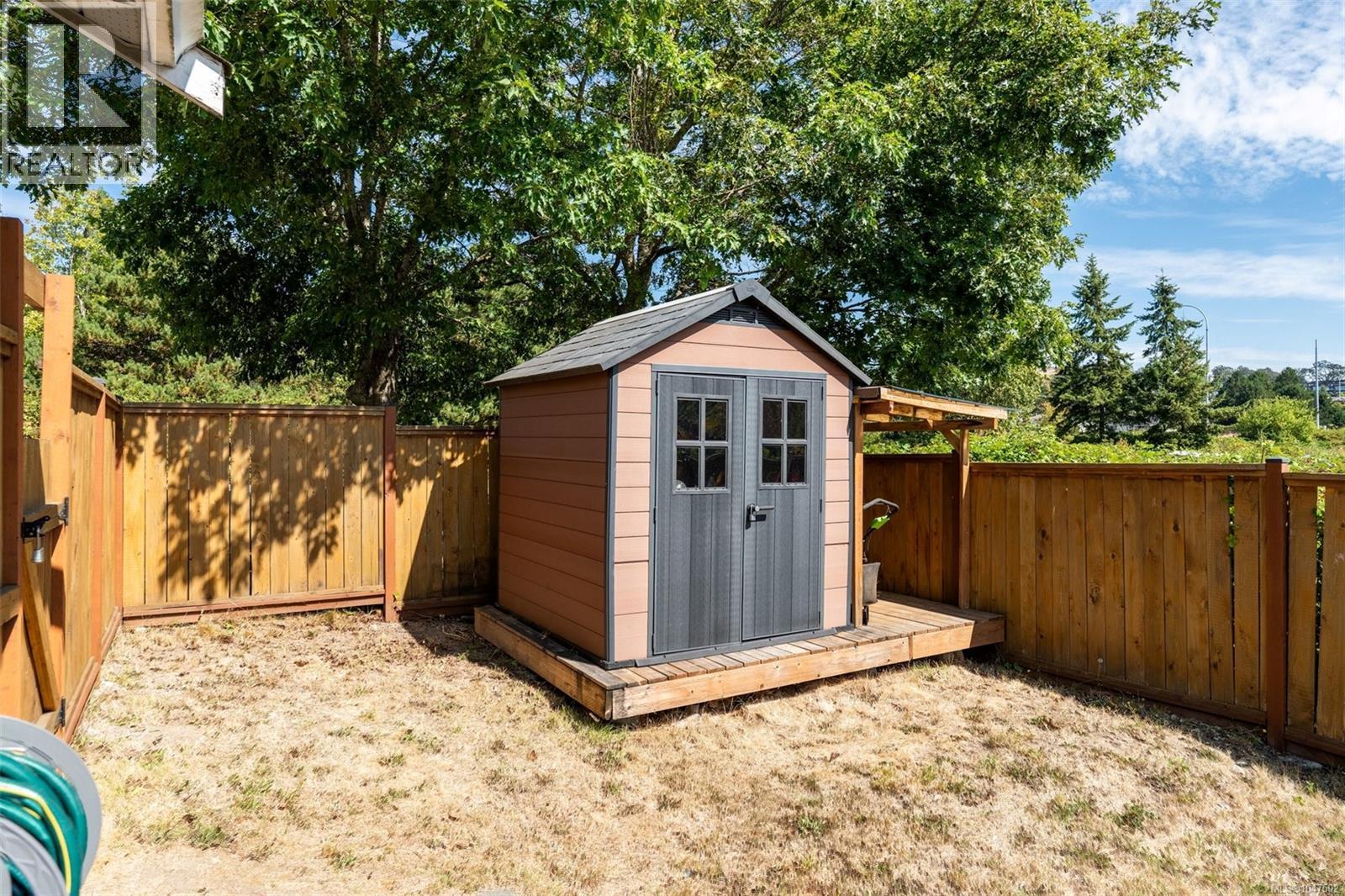  637 Jolly Place, Saanich