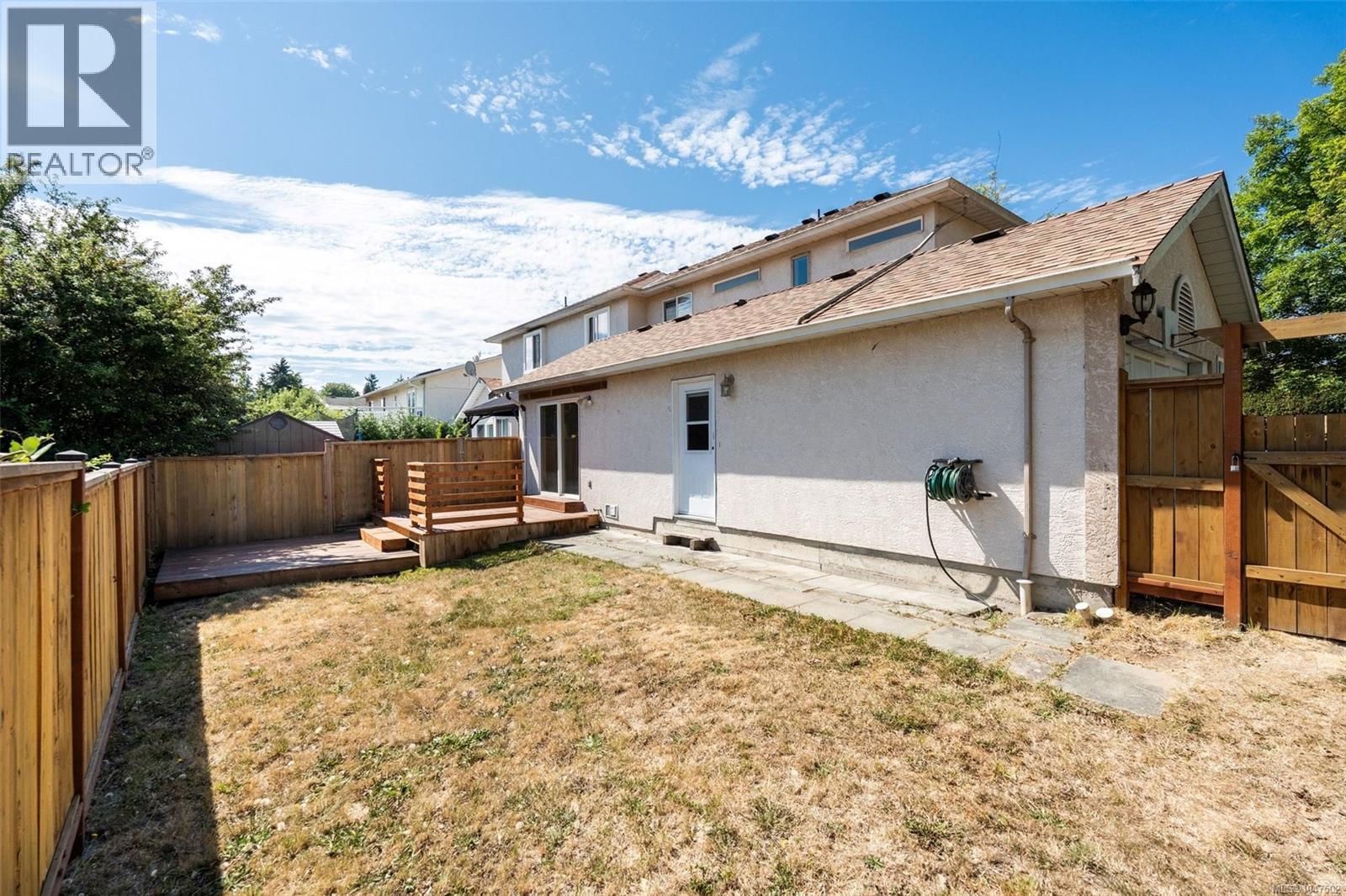  637 Jolly Place, Saanich