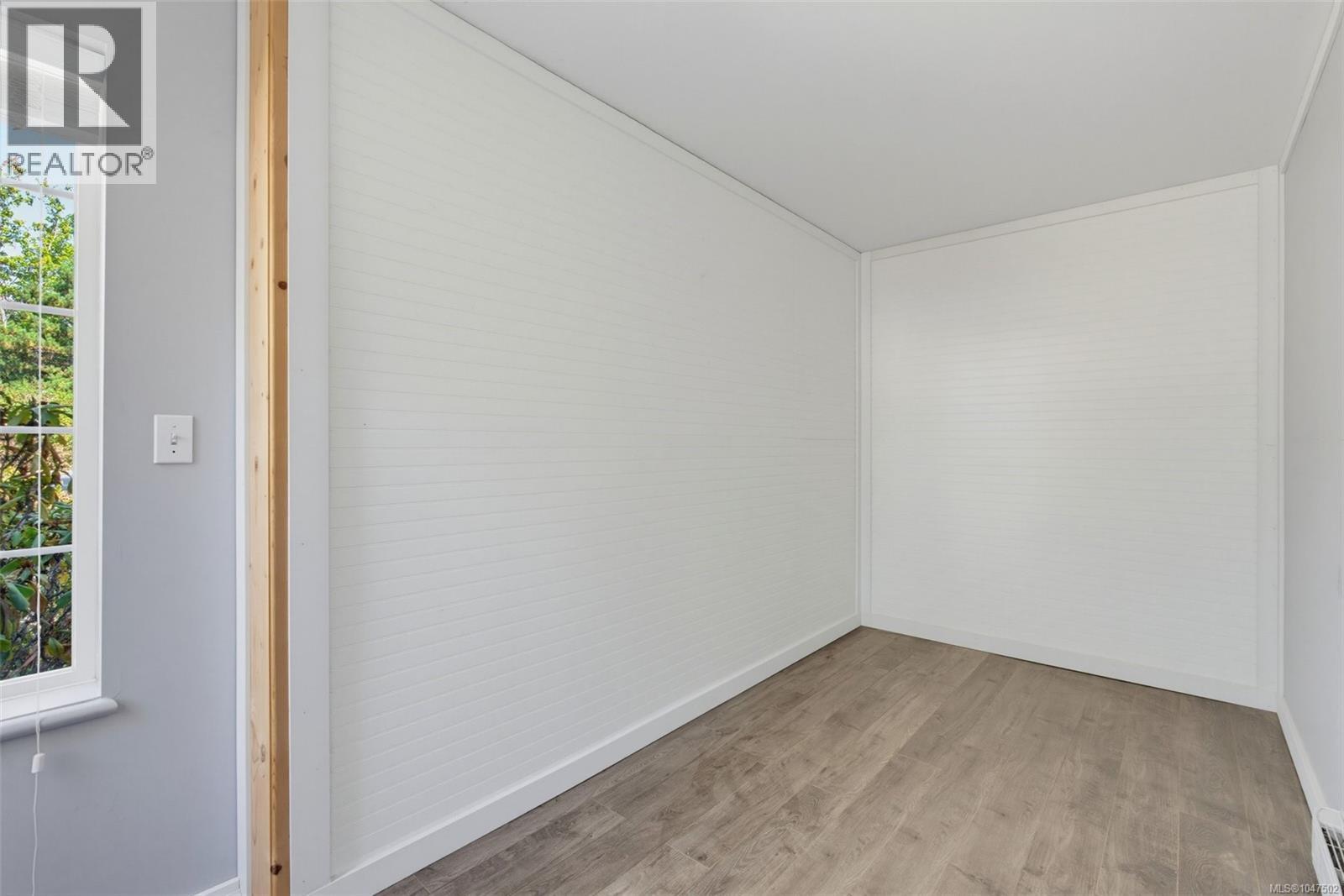  637 Jolly Place, Saanich