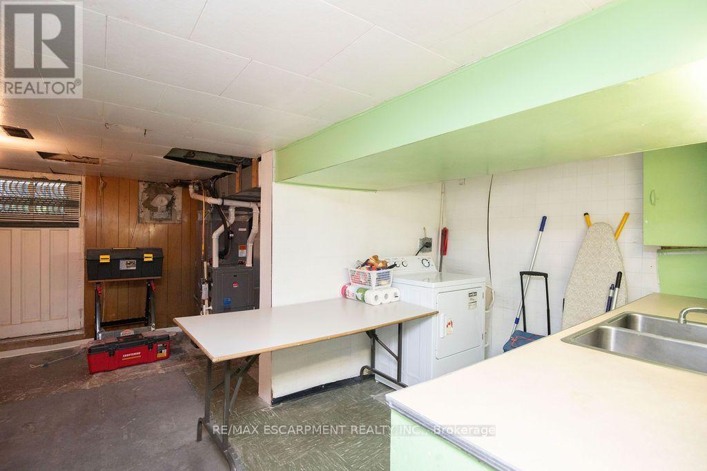 66 SHERMAN AVENUE N - Image 36