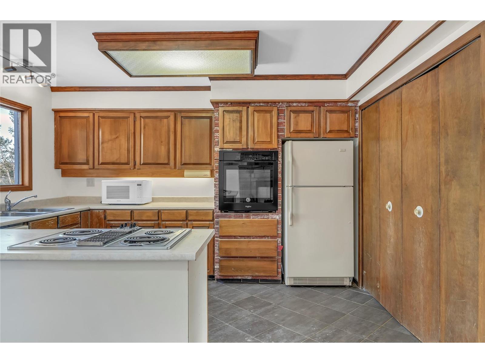 379 MAYNE Avenue - 3