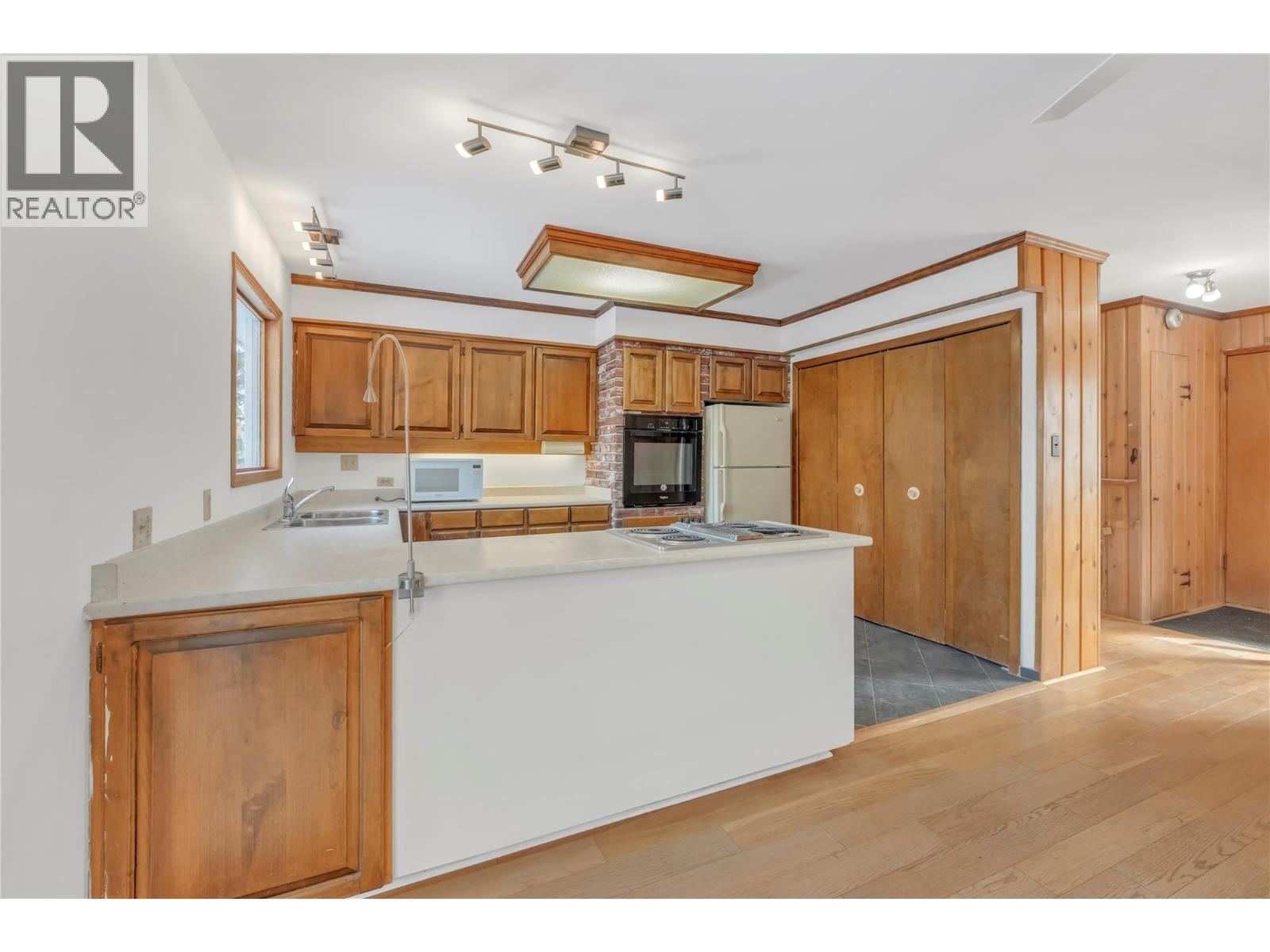 379 MAYNE Avenue - 2