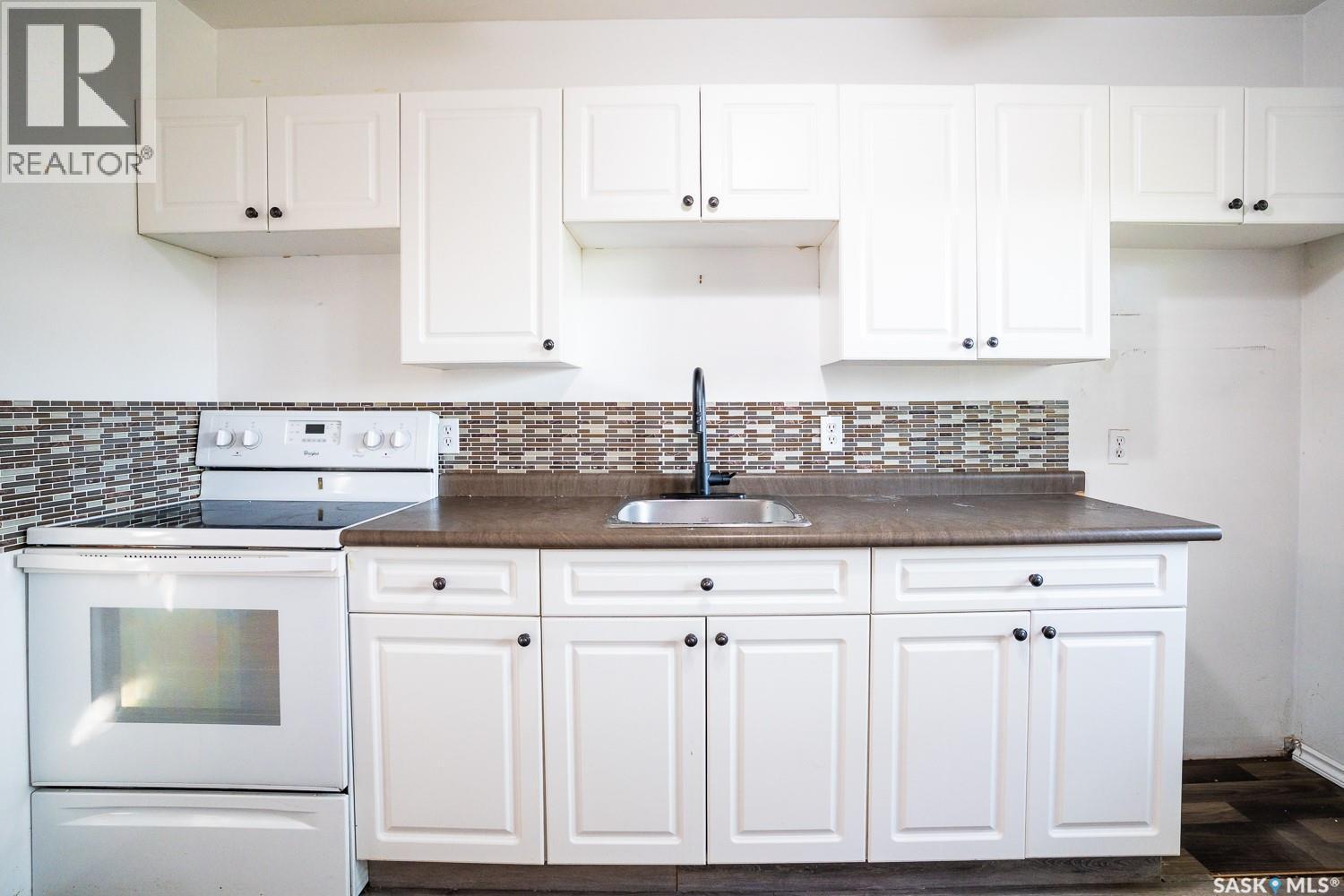30 1st AVENUE N - 7