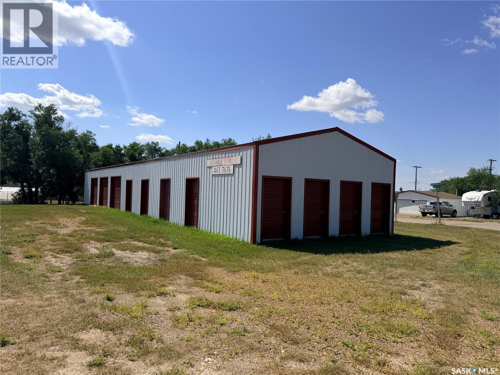 100 Railway AVENUE, Coronach, Saskatchewan, S0H0Z0, Coronach, Saskatchewan — photo 4 of 5