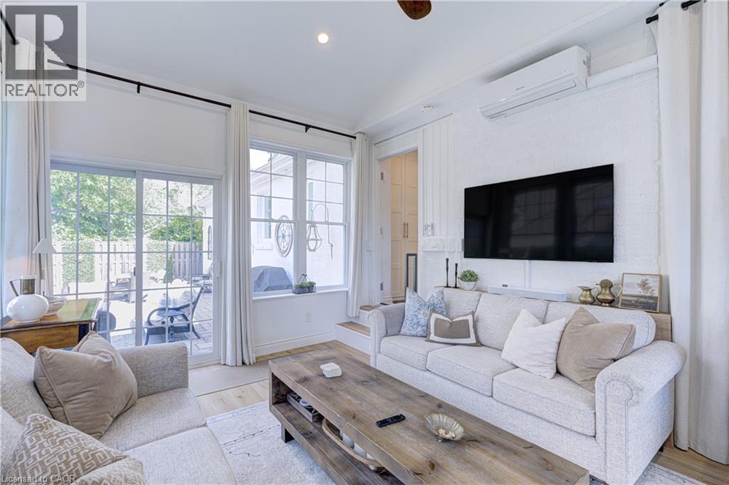 934 DANFORTH Avenue - 25