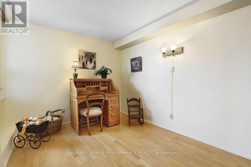 1801 - 71 Somerset Street W