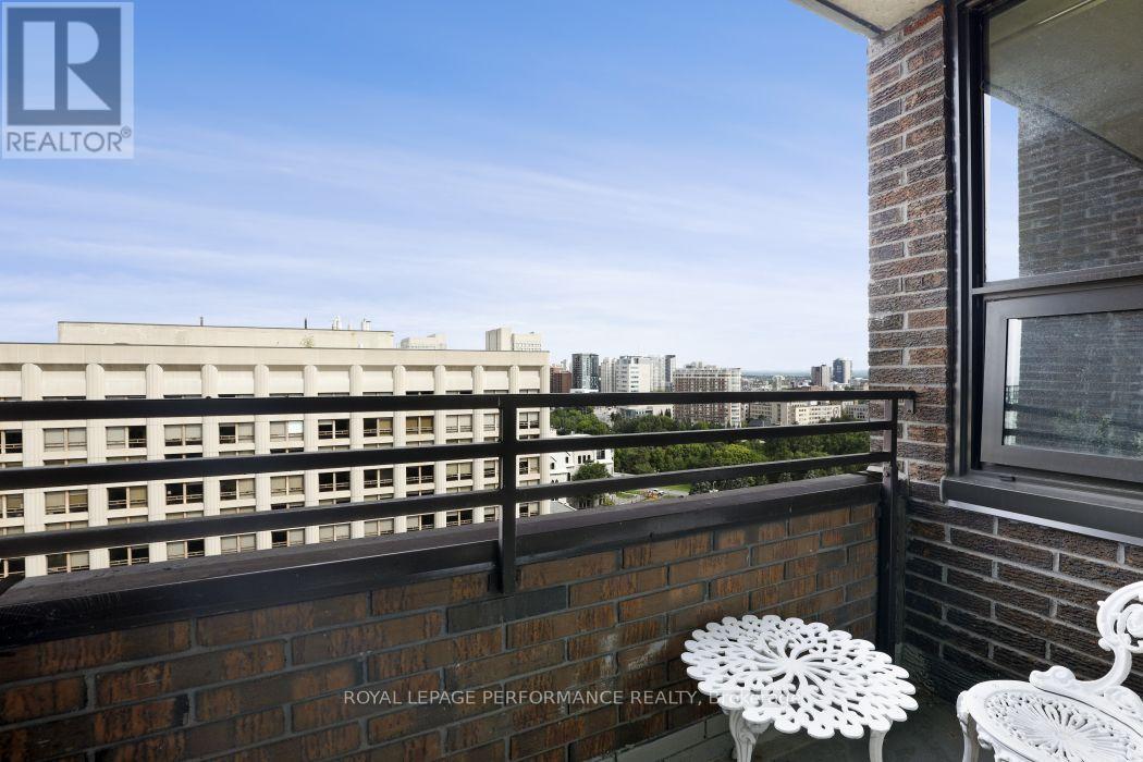 1801 - 71 Somerset Street W