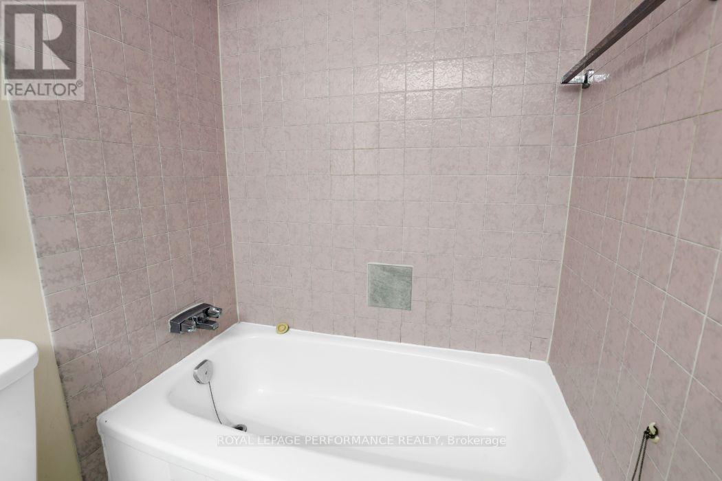 1801 - 71 Somerset Street W
