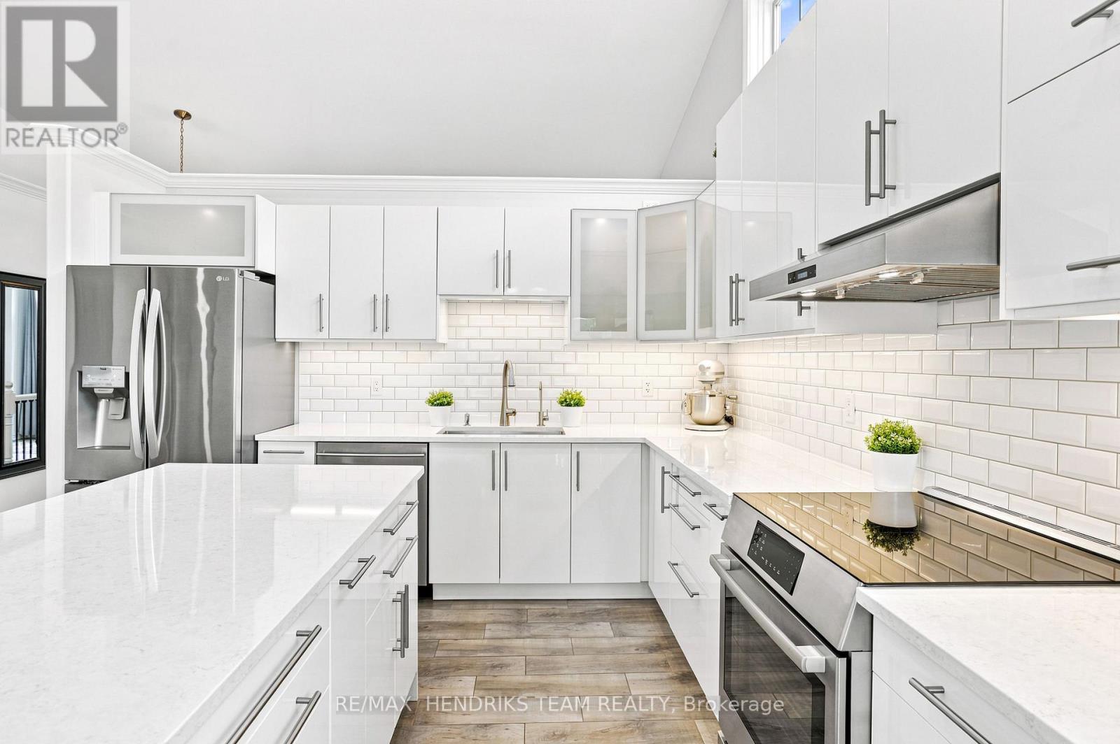 7032 KELLY DRIVE - Image 11