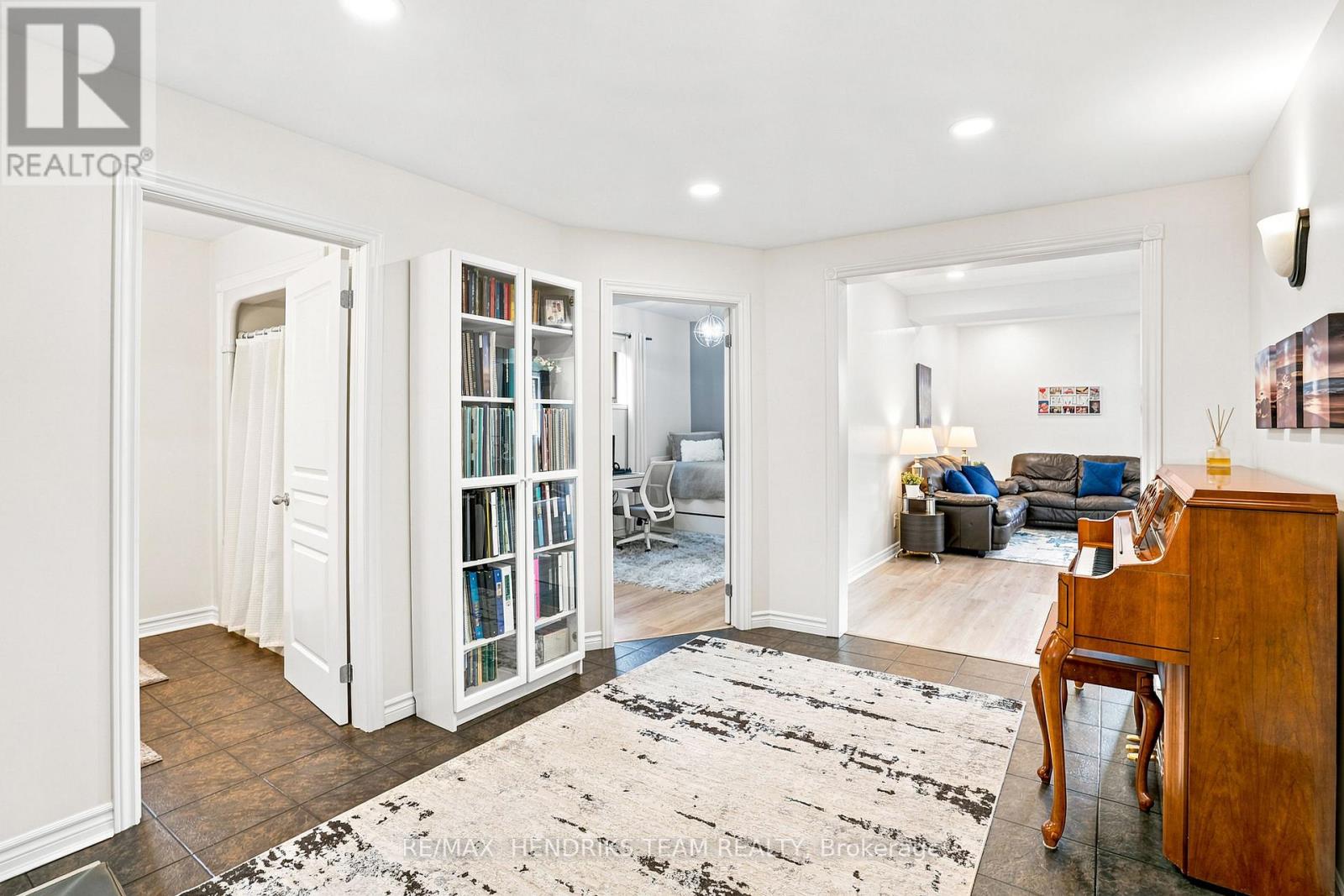 7032 KELLY DRIVE - Image 19