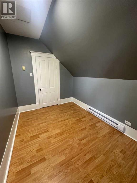 123 3 Street E - Image 11