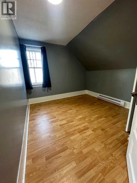123 3 Street E - Image 13