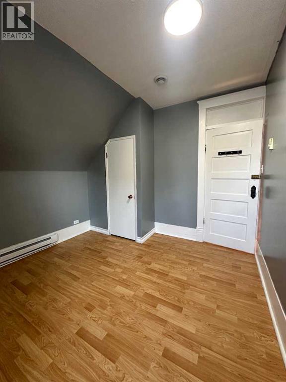 123 3 Street E - Image 15