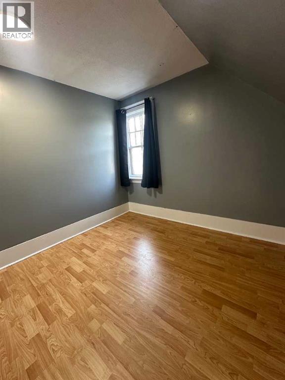 123 3 Street E - 16