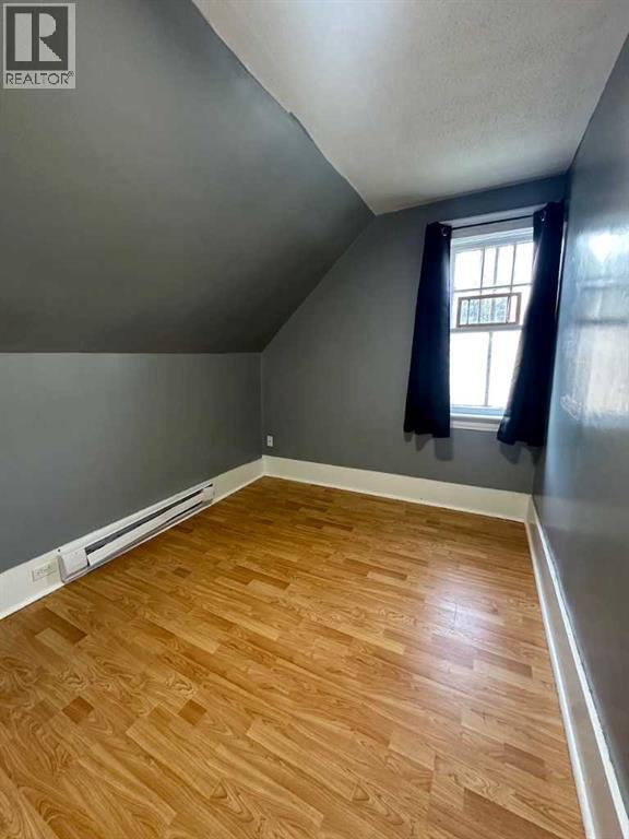 123 3 Street E - 18