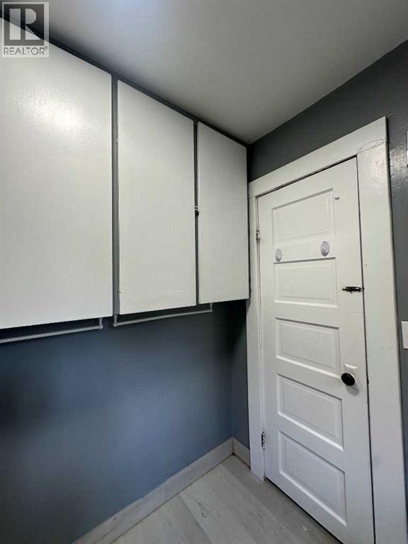 123 3 Street E - Image 25