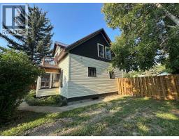 123 3 Street E, Brooks, AB T1R0C9 Photo 34