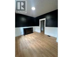 Bedroom - 123 3 Street E, Brooks, AB T1R0C9 Photo 7