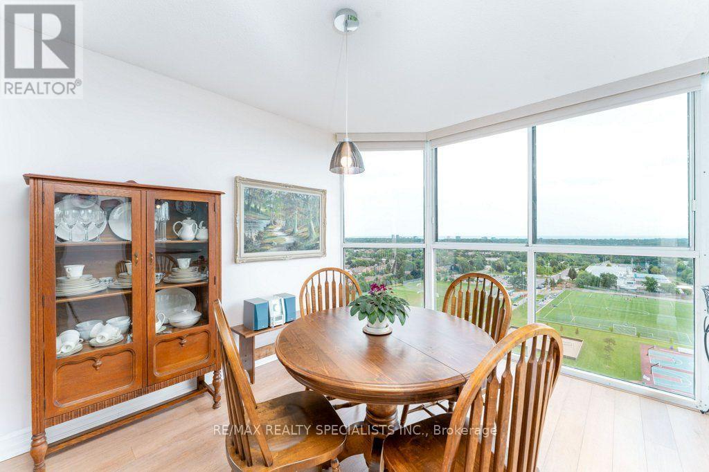 #1106 880 DUNDAS STREET W - 13
