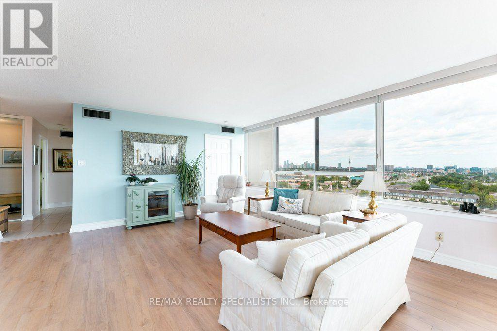 #1106 880 DUNDAS STREET W - 3