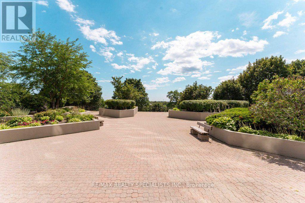 #1106 880 DUNDAS STREET W - Image 33