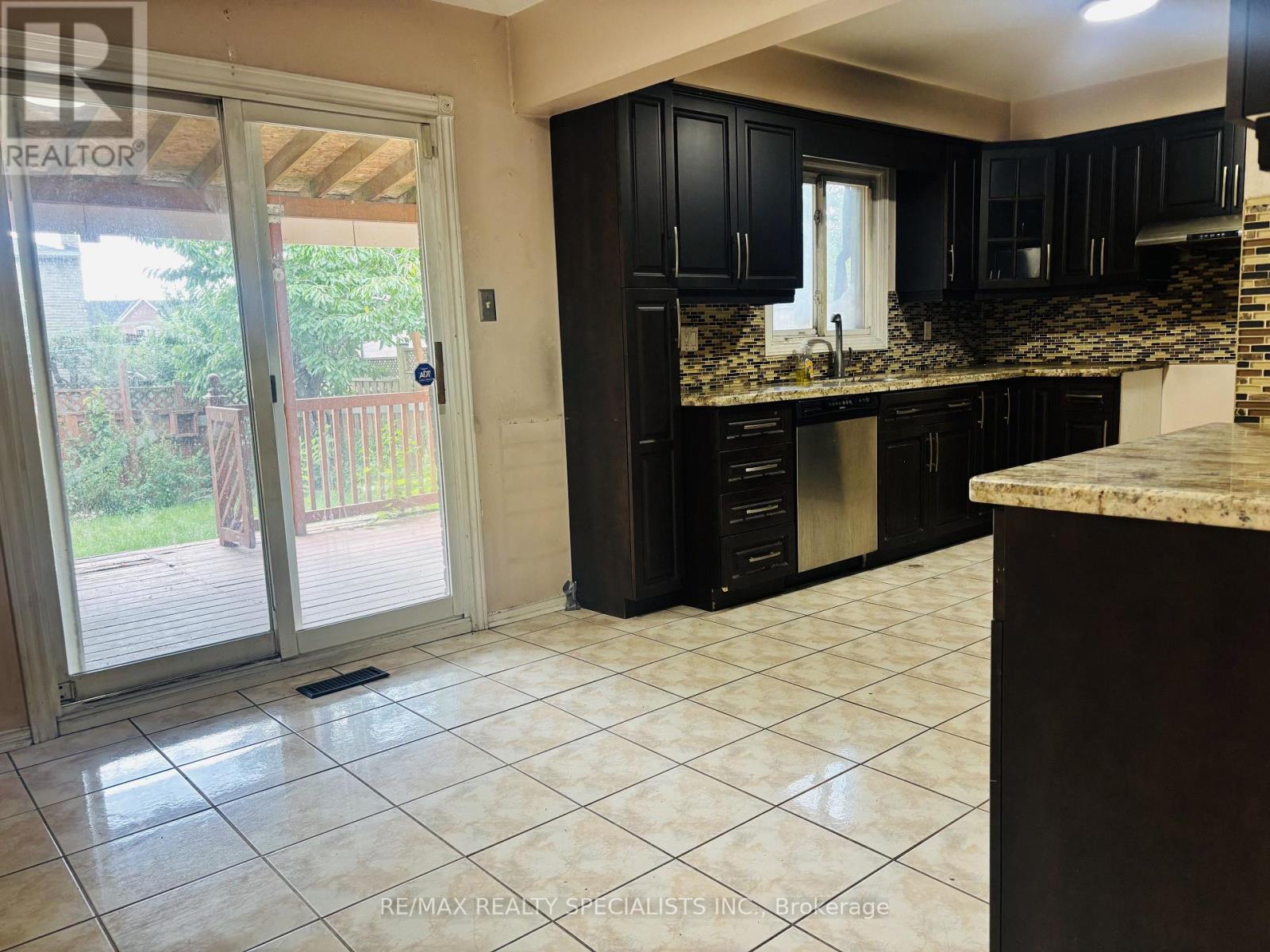 33 CHERRYTREE DRIVE - 15