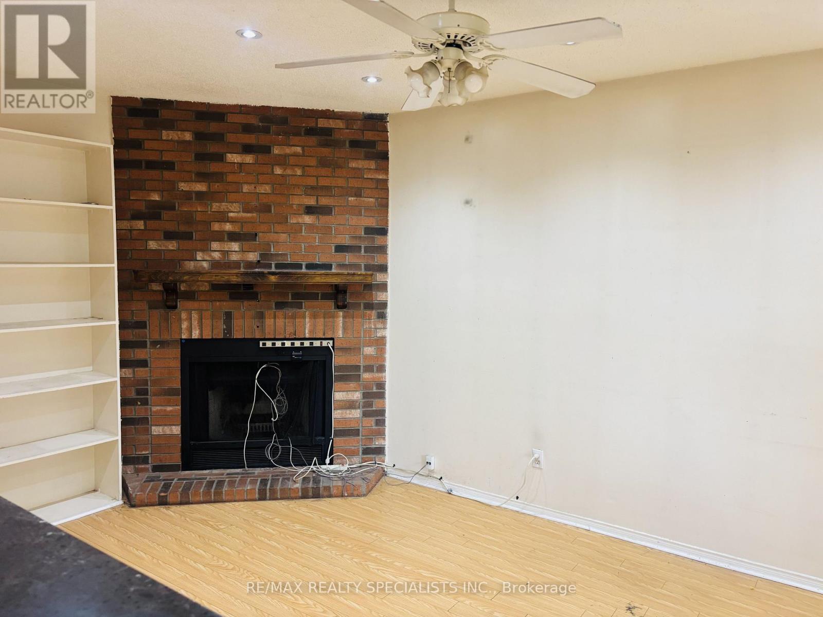 33 CHERRYTREE DRIVE - 18