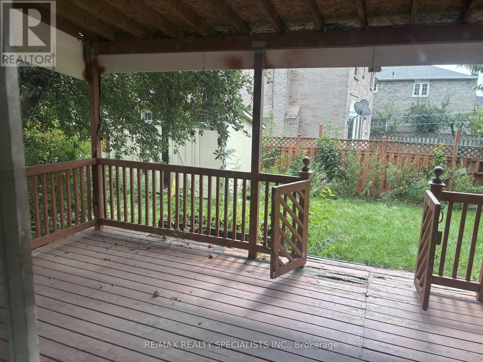 33 CHERRYTREE DRIVE - 34