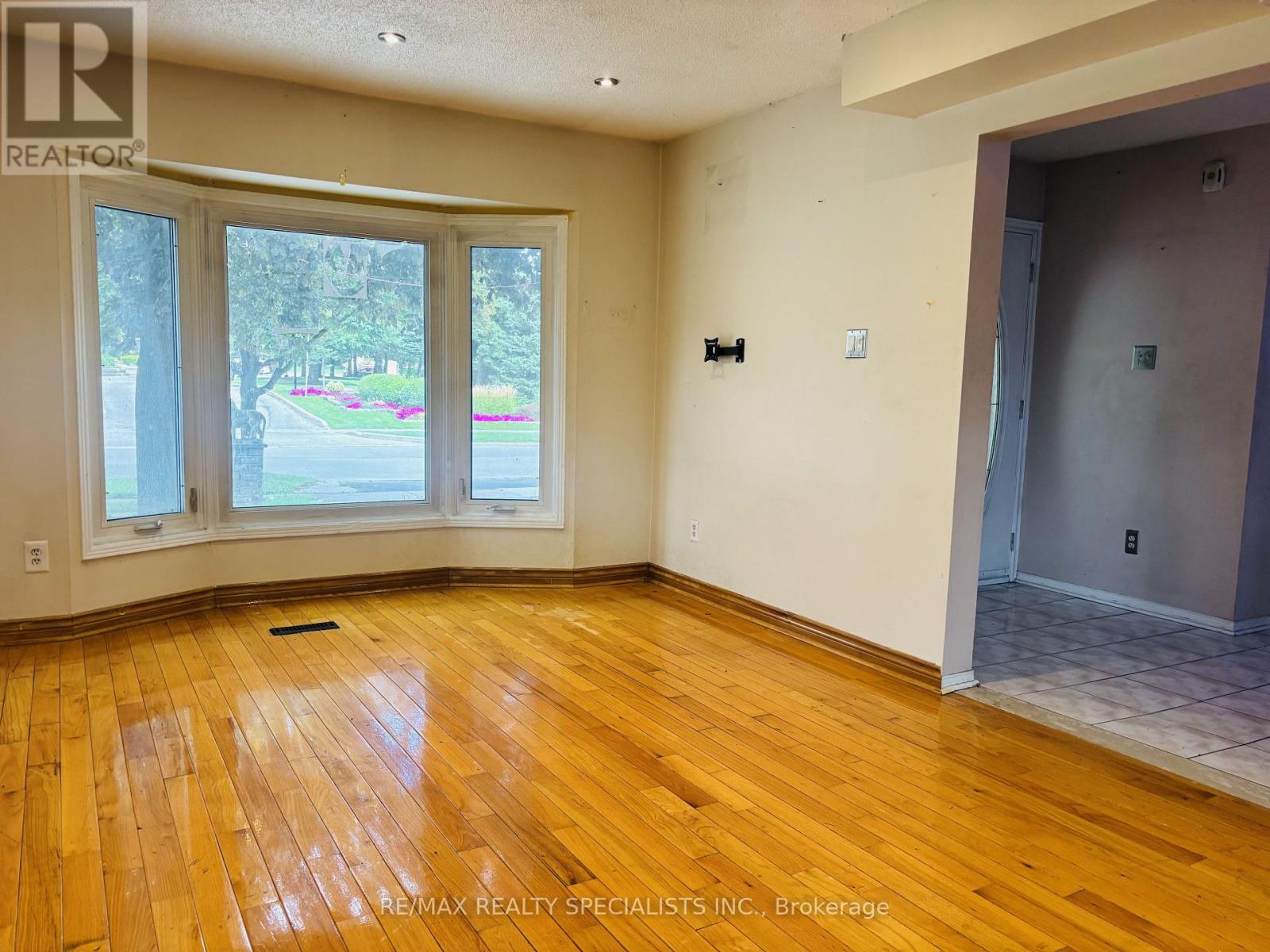 33 CHERRYTREE DRIVE - 9