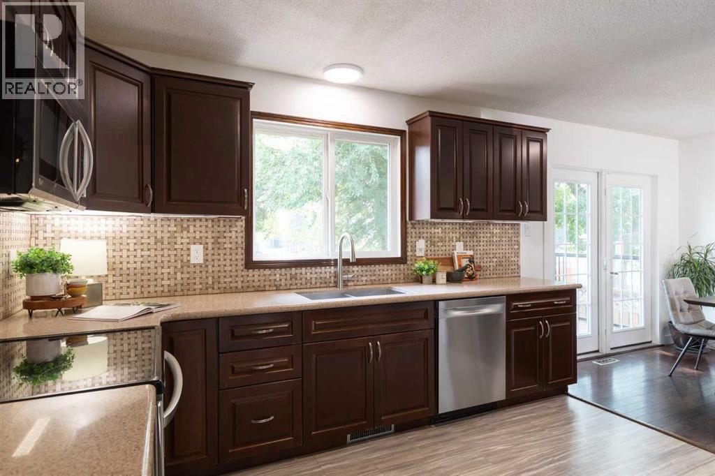 381 18 Street NE - 17