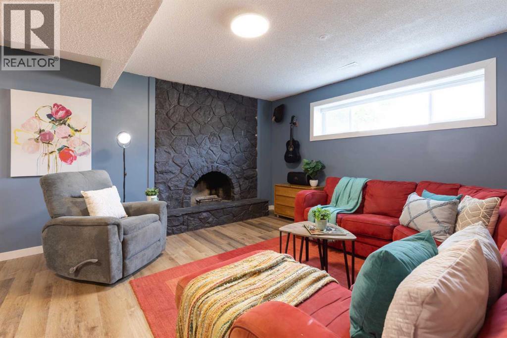 381 18 Street NE - 24