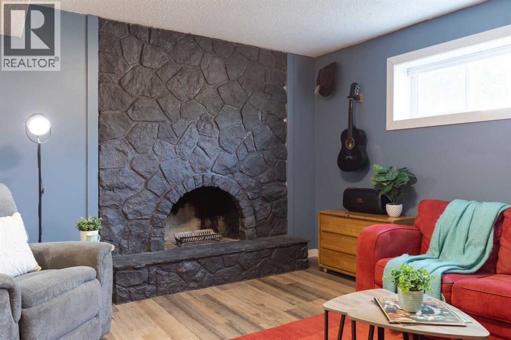 381 18 Street NE - Image 27