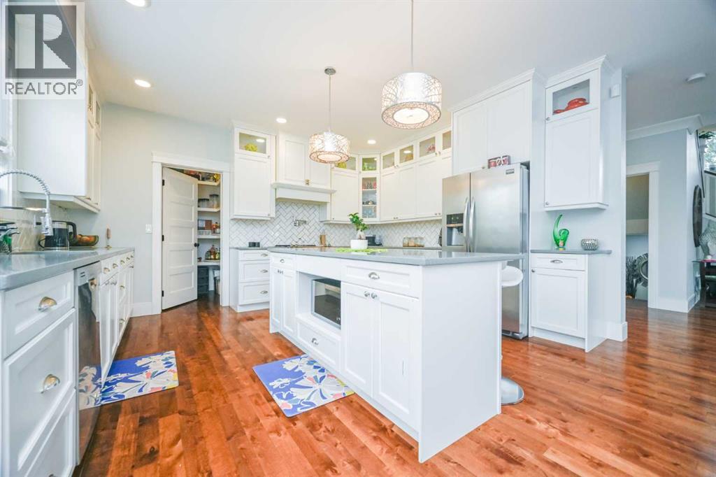 7768 65 Avenue - 13