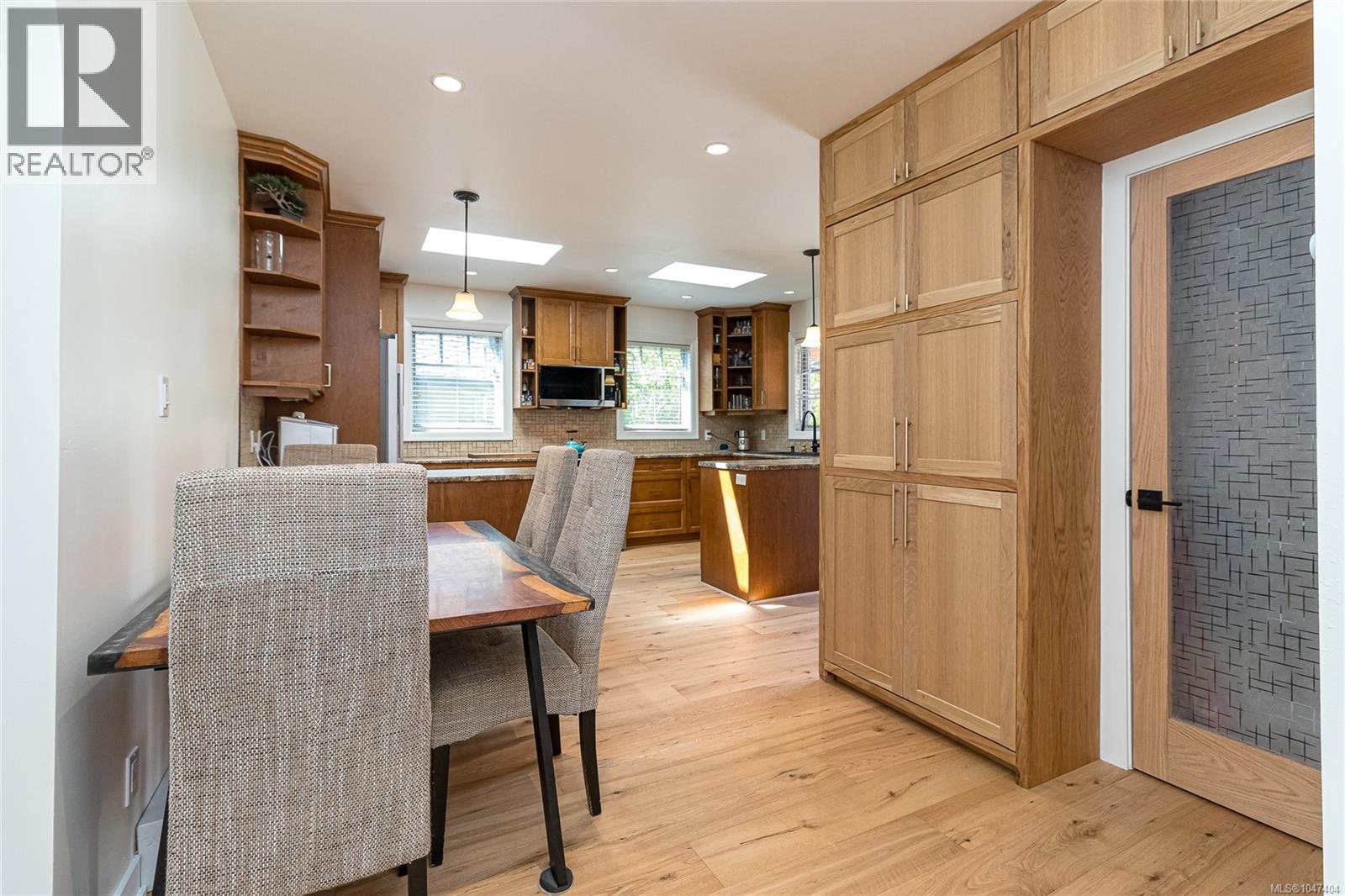 1232 Effingham St, Esquimalt