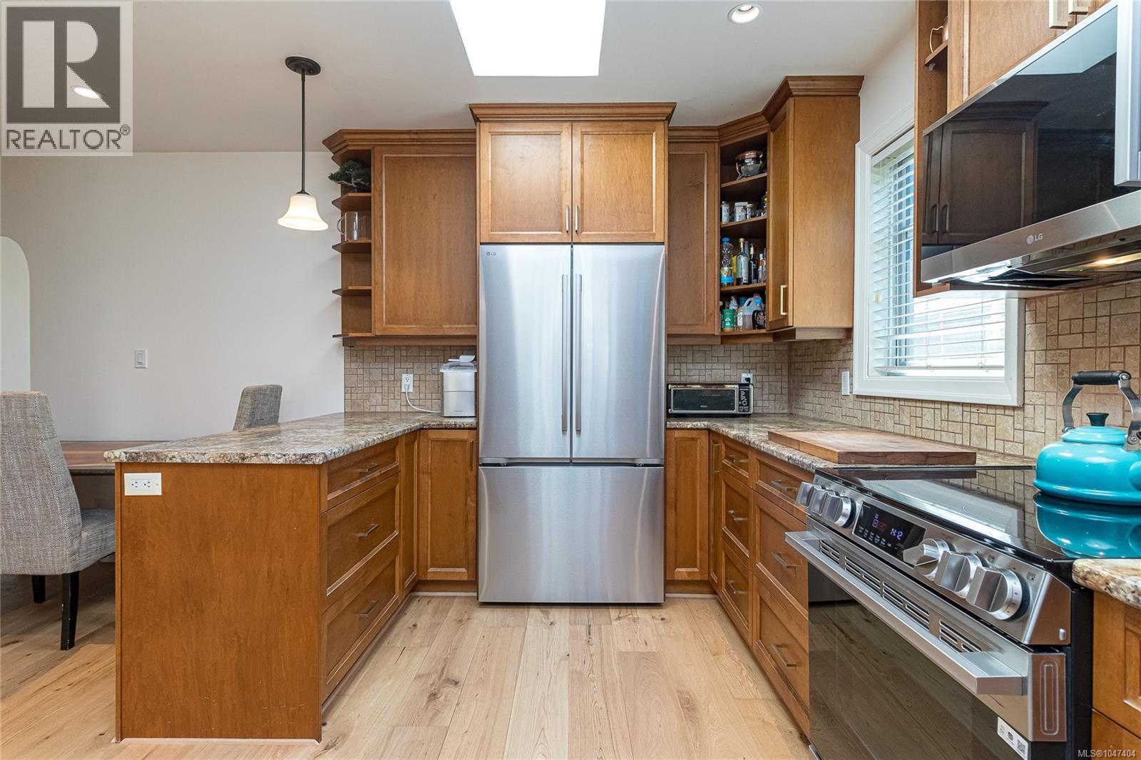 1232 Effingham St, Esquimalt