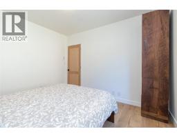 1232 Effingham St, Esquimalt, BC V9A4Y2 Photo 31