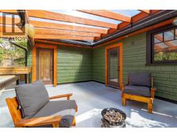 1232 Effingham St, Esquimalt, BC V9A4Y2 Photo 40