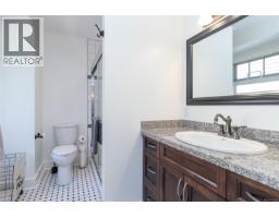 1232 Effingham St, Esquimalt, BC V9A4Y2 Photo 29
