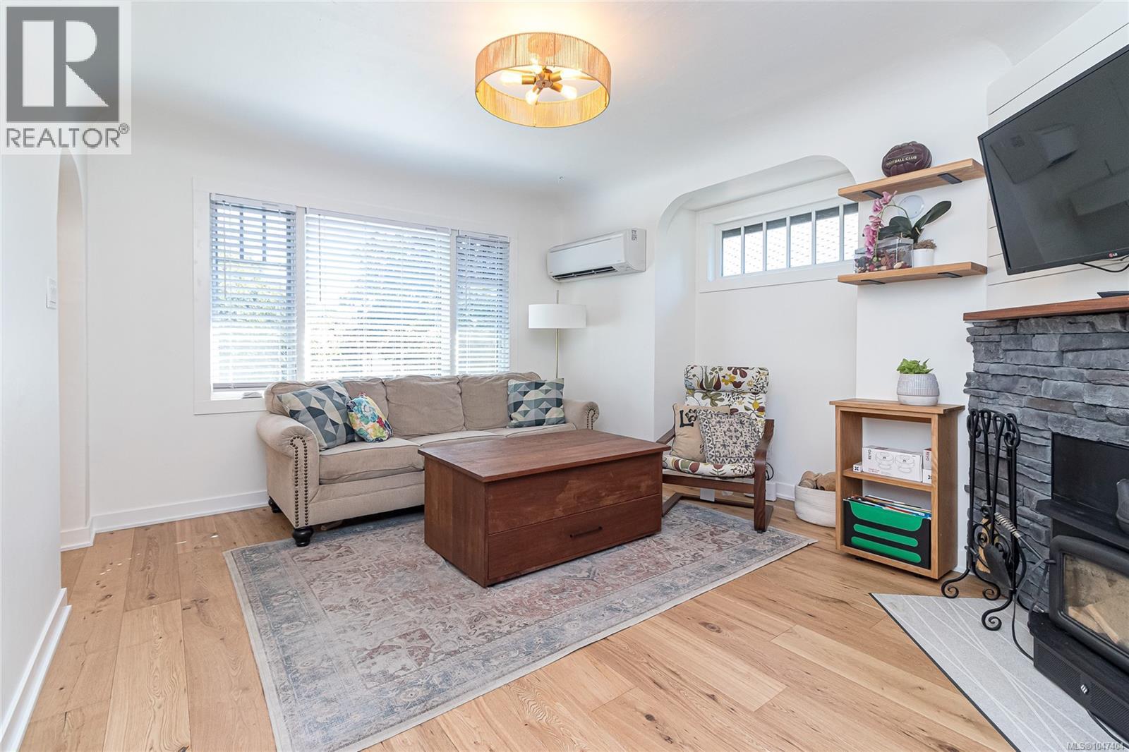 1232 Effingham St, Esquimalt