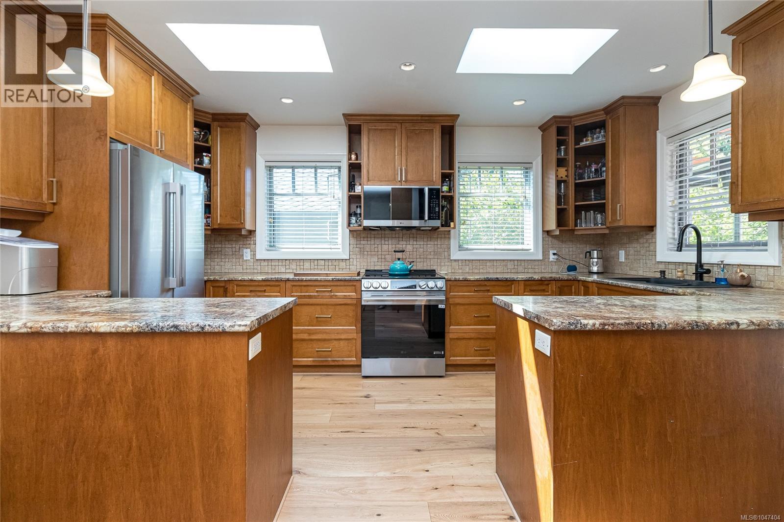 1232 Effingham St, Esquimalt