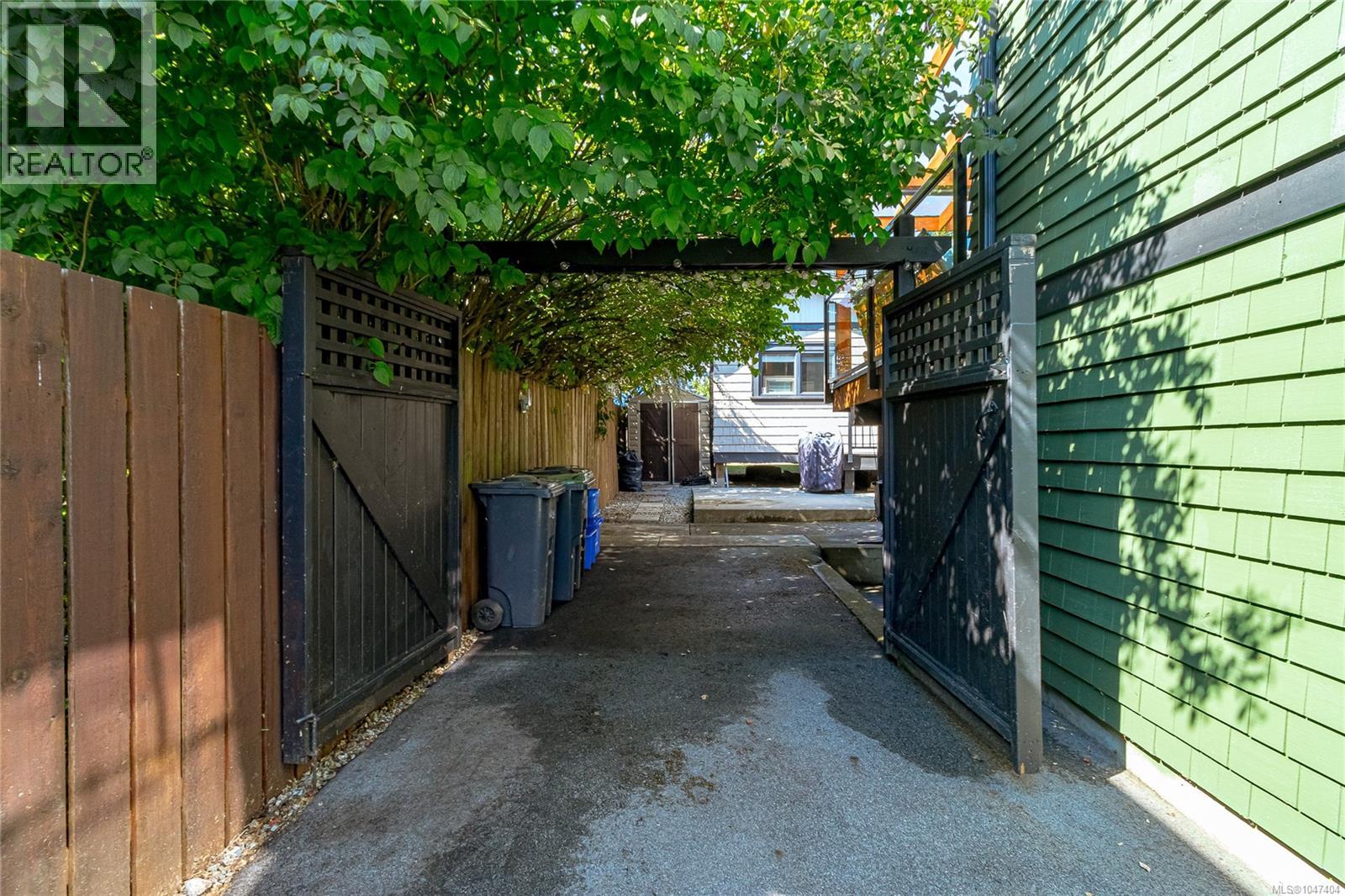 1232 Effingham St, Esquimalt