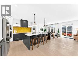 24 Emerson Crescent - photo 2