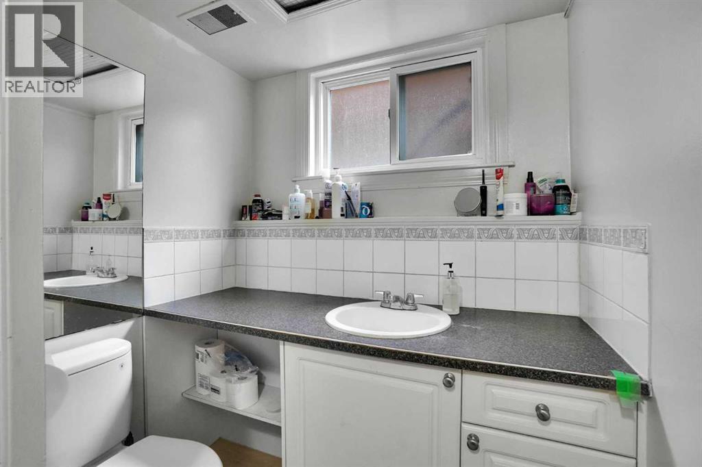 2003 62 Avenue SE - 11