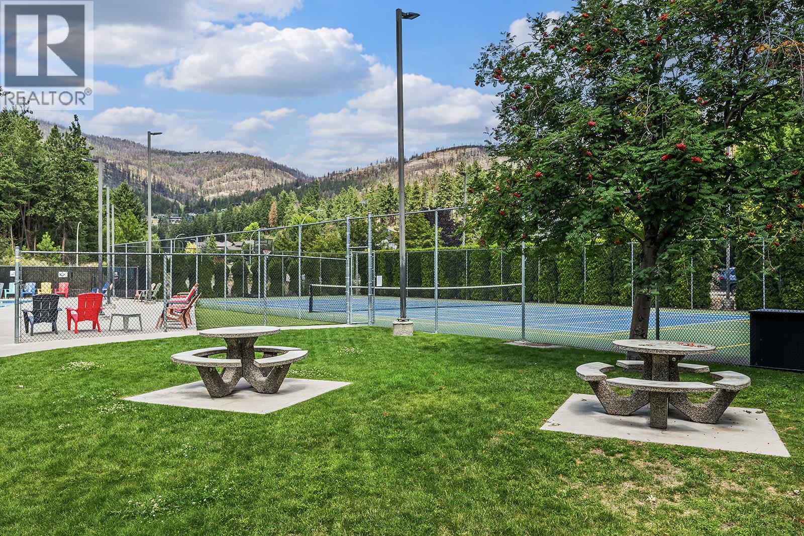 6 1451 Rose Meadow Drive, West Kelowna