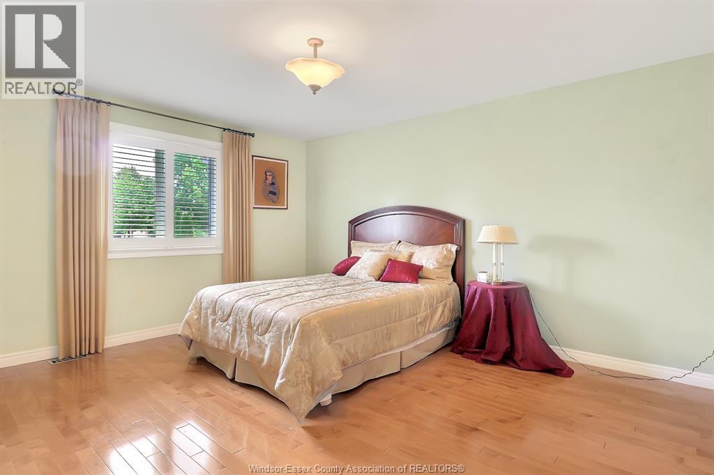 1099 IMPERIAL CRESCENT - Image 19