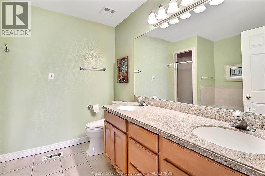 1099 IMPERIAL CRESCENT - Image 21