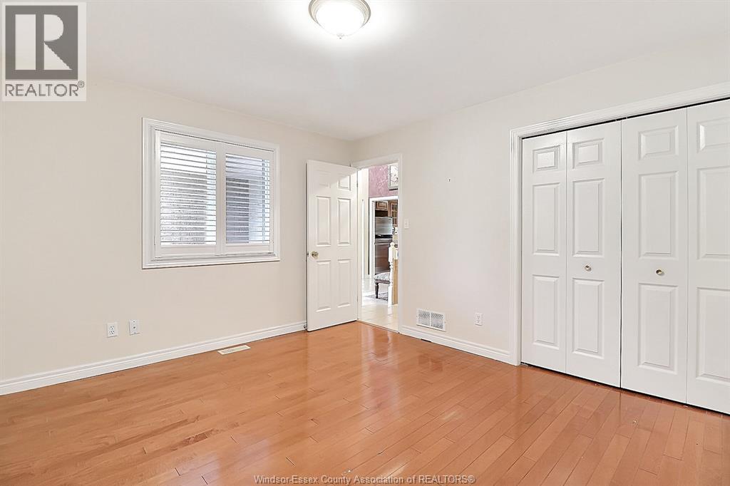 1099 IMPERIAL CRESCENT - 28