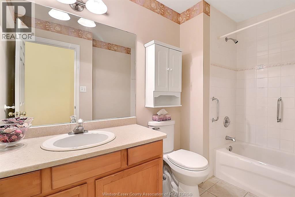 1099 IMPERIAL CRESCENT - Image 30