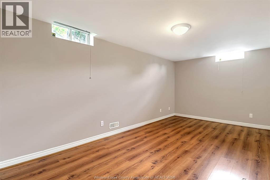 1099 IMPERIAL CRESCENT - Image 37