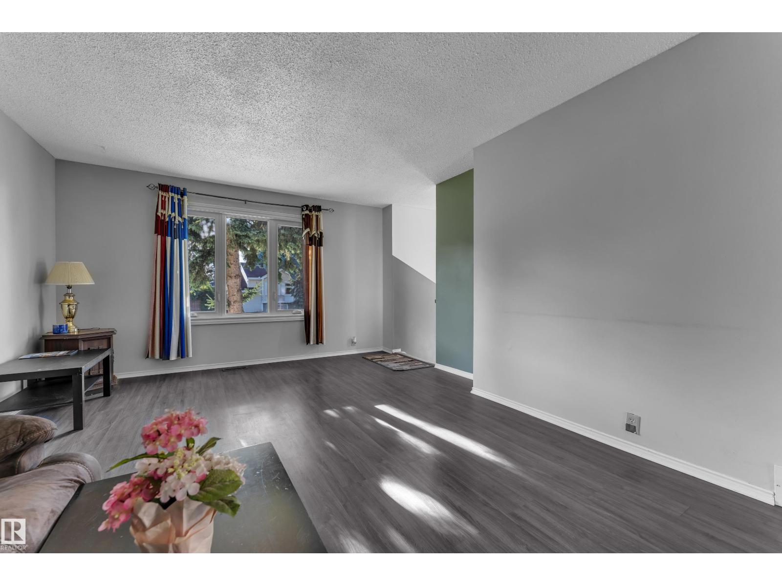 3425 48 ST NW - 11